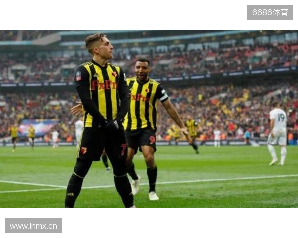 世体：巴萨不想让贝尔纳尔重蹈覆辙；球员团队冬窗会做评估