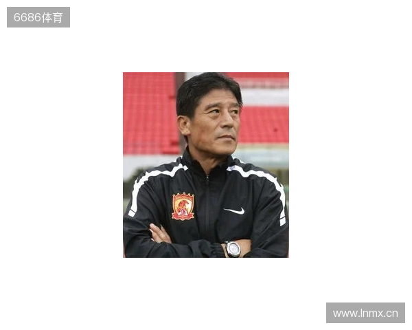 渝媒：李章洙在重庆被球迷请吃火锅，他直接吃的红锅微辣